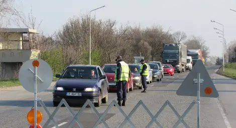 Директорът на ОД на МВР Теодор Атанасов: Нотариалният акт за имот на село не е пропуск за пътуване