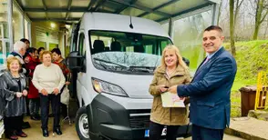 Два нови буса служат на хора с увреждания