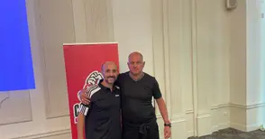 Шефът на дунавската школа на семинар с известен испански футболен спец