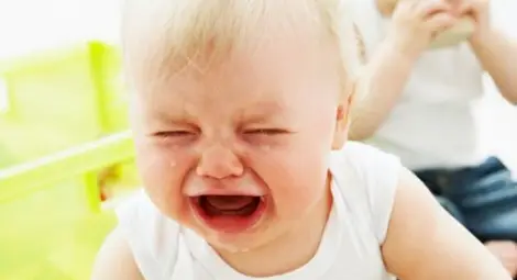 Сложиха под полицейска закрила 5-месечното момиченце, хапано от пияната си майка