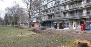 Правят нов паркинг пред блок „Плиска“