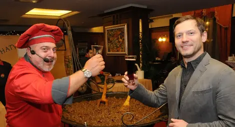 Приятели на пивото откриха сезона на тъмната бира