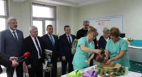 Началникът на отделението по акушерство и гинекология в болница "Канев" д-р Светла Христова: Полагаме денонощен труд, но имаме шанса да споделим първи чудото, магията и тайнството на новия живот Началникът на отделението по акушерство и гинекология в болница "Канев" д-р Светла Христова: Полагаме денонощен труд, но имаме шанса да споделим първи чудото, магията и тайнството на новия живот