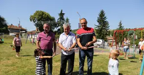 Нова детска площадка радва малчуганите в Батин