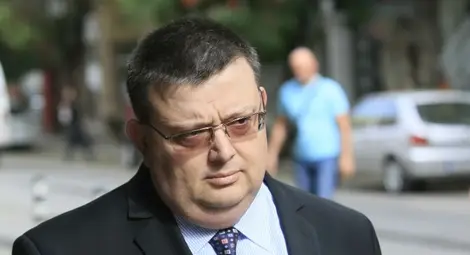 РБ и ГЕРБ готвят ограничаване на правомощията на Цацаров