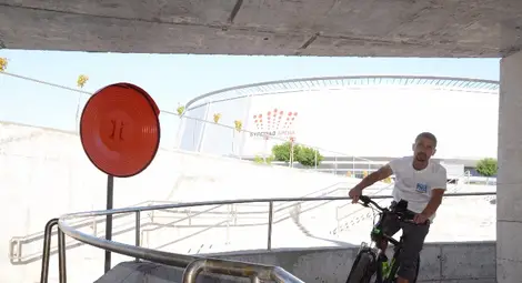 Откраднаха велоогледалото в подлеза до полицията