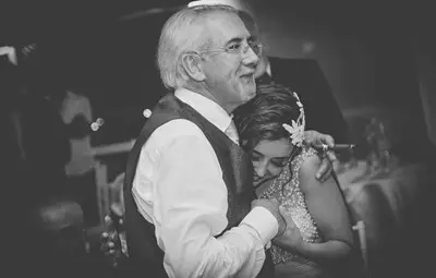 Вижте Лютви Местан и дъщеря му Елиз (галерия)