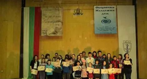 Деца рецитираха възрожденски стихове и поеми за България