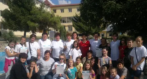 Куп награди спечелиха в Балчик  самодейци от читалището в Мартен