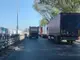 Увеличеният товарен трафик натрупа 3-километрова опашка от тирове пред Дунав мост