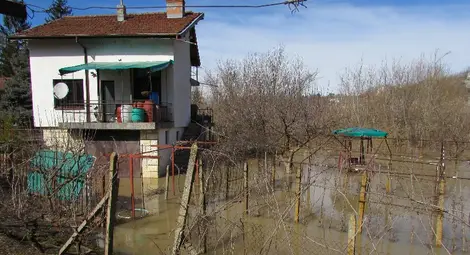 Центърът на Красен е под вода, край  Басарбово Русенски Лом започва да излиза