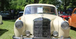 Ретро на колела: Правен за Йордания мерцедес взе купата на кмета, спортно рено спечели публиката