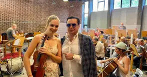 Чарли Чаплин, Стинг, „Дийп Пърпъл“ и Франк Синатра ще звучат в букет на русенска сцена