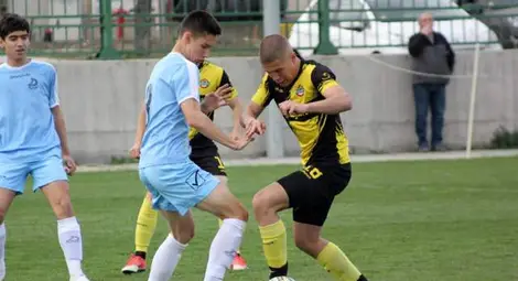 Юношите получиха 5 гола в последните 30 минути в Пловдив