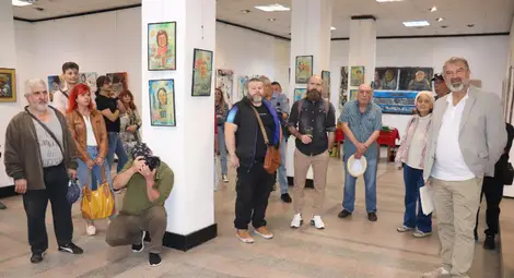 Трима художници показват &bdquo;Сурат III&rdquo; в малката изложбена зала в Русе