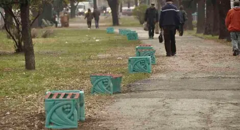 Ученици от Строителния обновиха  алеята на "Цар Освободител"