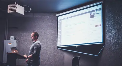 ИНФИНИТЕХ предлага безплатни наръчници за електронно обучение в помощ на учителите