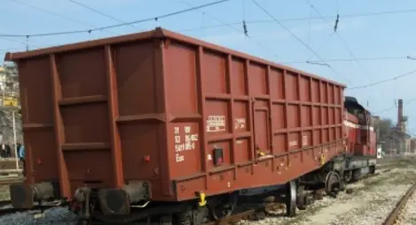 Девет афганистанци открити в  товарен влак на Разпределителна