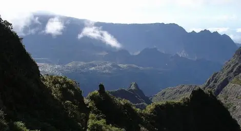 15.3.1952 г.: На остров Реюнион падат рекордните 187 см дъжд за денонощие 15.3.1952 г.: На остров Реюнион падат рекордните 187 см дъжд за денонощие