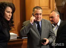 Слави Бинев подаде оставка 