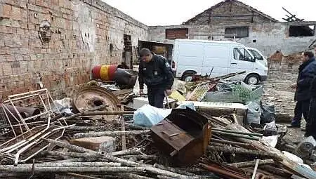 Крадци на метали превзеха закрито военно поделение