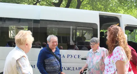 4 нови автомобила за социални услуги в Русе