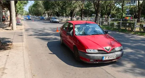 Пешеходец с опасност за живота след удар от кола с 81-годишен шофьор на зебра в Русе