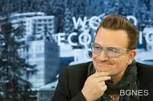 Боно написа любовна песен за майка си