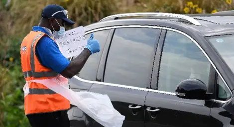 Солени глоби за отказ от самоизолация в Англия