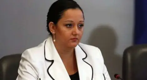 Павлова критикува Дянков за юздите върху финансите