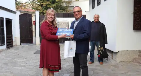 Дунавската задруга на художествените занаяти отбеляза 10 години от основаването си в Русе с изложба и книга