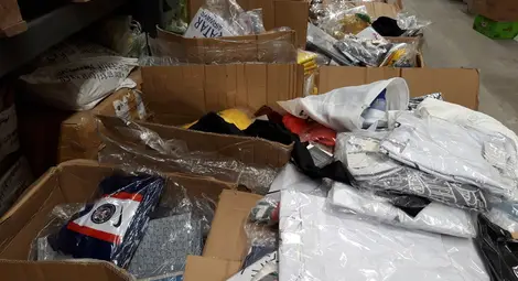 Стотици "маркови" парфюми и сексуални стимуланти задържани на Дунав мост