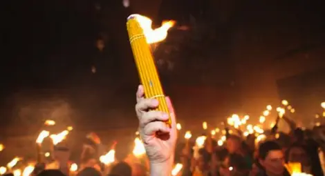 Русе получава Благодатния огън от Гюргево и го предава на Силистра и Варна