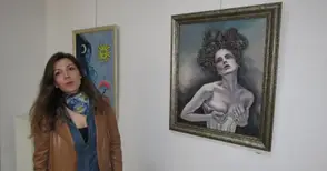 Хрисанд Хрисандов за първата изложба на Девина Грозданова: Надмина очакванията ми. Още в училище показа заложбите си