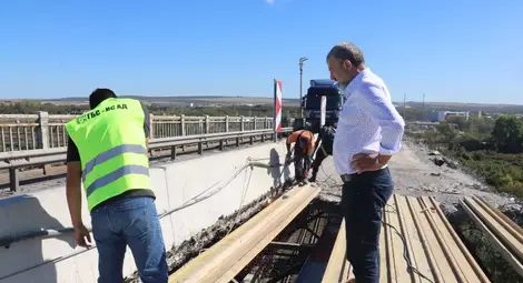 По около 4000 леки автомобила излизат дневно от България през Дунав мост при Русе