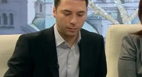 Косьо Караджов се изповяда в ефир: Не съм влюбен в Генка Шикерова Косьо Караджов се изповяда в ефир: Не съм влюбен в Генка Шикерова