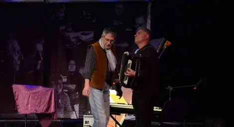 Песен за метрото подариха на бис Рашко Младенов и Косьо Цеков