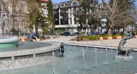 През юли официално откриват  обновената централна зона