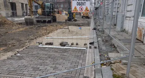 Редят паветата по &bdquo;Райко Даскалов&ldquo;