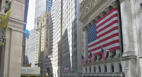 Американската колонизация на Източна Европа