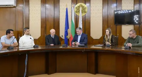 Легендарният вратар на "Дунав" Любен Марков бе отличен от Община Русе за своята 80-годишнина Легендарният вратар на "Дунав" Любен Марков бе отличен от Община Русе за своята 80-годишнина