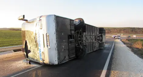 Слyжeбeн автобус нa &bdquo;Линaмap&ldquo; /"Moнтюпe"/, шестима пострадали са откарани в болница