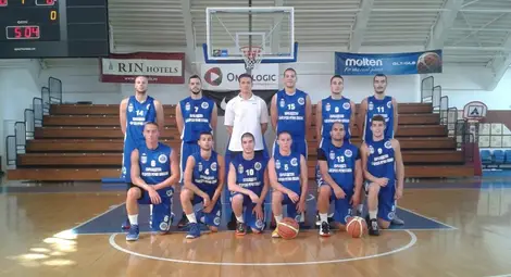 Мъжкият баскеттим стартира атаката на първото място