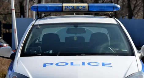 Жена от Монтана хвана крадец в дома си, спука го от бой и го предаде на полицията