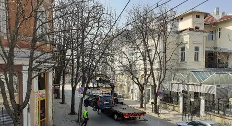 Новите правила за паркиране: Скобата и &bdquo;паякът&ldquo; поскъпват, &bdquo;сините зони&ldquo; ще работят и в събота