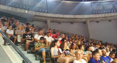 Христо Стоичков получи екип на „Дунав“ с великата осмица Христо Стоичков получи екип на „Дунав“ с великата осмица