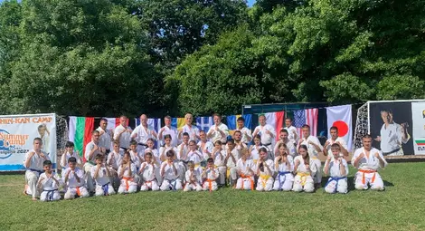 Русенка защити 3 дан пред гуру на каратето