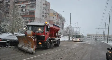 15 снегорина чистят Русе