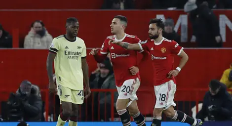 Кристиано Роналдо се разправи с "Арсенал" с голове 800 и 801 в кариерата си