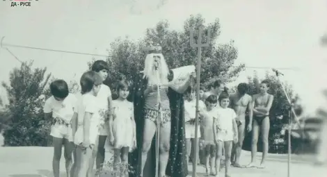 Белобрадият Нептун е основен герой на Деня на реката.